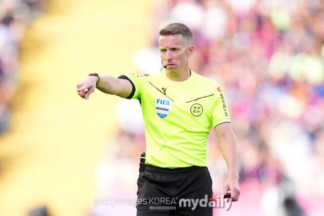 엘클라시코 주심을 맡은 에르난데스 심판./게티이미지코리아