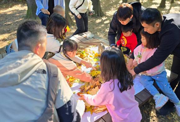 숲속 가족사진 꾸미기 활동