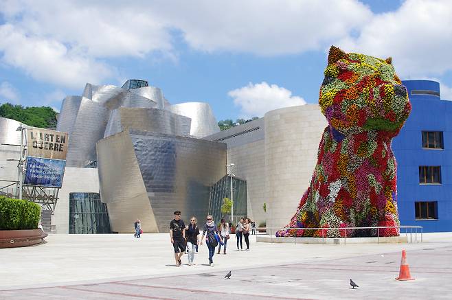 스페인 바스크 지방 중심도시 빌바오에 있는 구겐하임 미술관