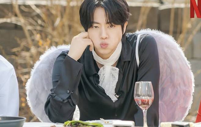 넷플릭스 공식 계정 캡처