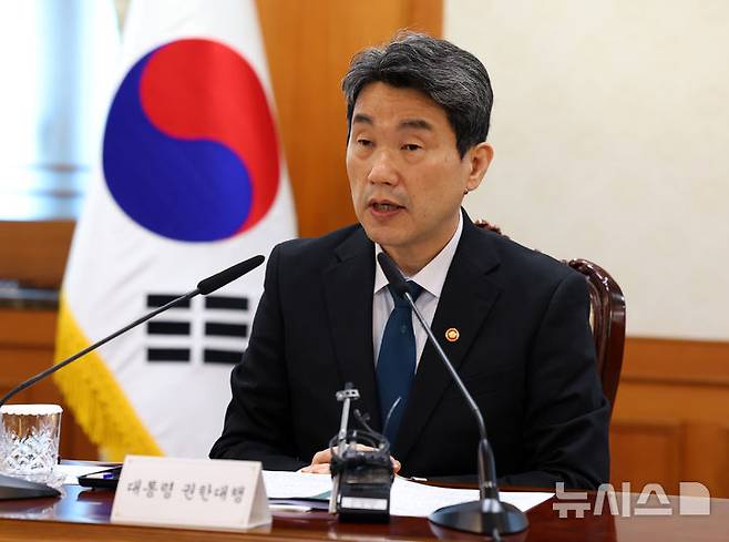 [서울=뉴시스] 최진석 기자 = 이주호 대통령 권한대행 부총리 겸 교육부 장관이 12일 정부서울청사에서 열린 제21대 대통령 선거 대비 공명선거 관계장관회의에서 발언하고 있다. 2025.05.12. myjs@newsis.com