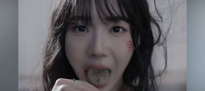 [서울=뉴시스] 트리플에스 '깨어' 뮤직비디오. (사진 = 유튜브 캡처) 2025.05.12. photo@newsis.com *재판매 및 DB 금지