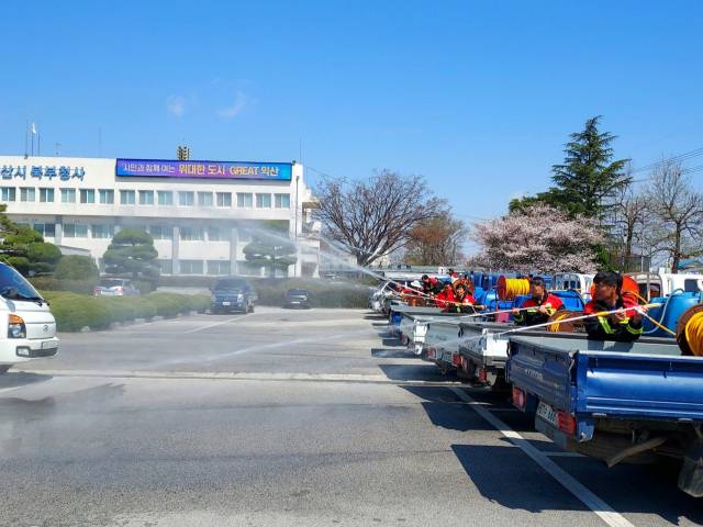 ▲익산시는 최근 산불위험지수 하락과 기상 여건의 완화에도 불구하고, 돌발적인 산불 발생에 대비해 주요 장비 점검을 진행했다고 12일 밝혔다. ⓒ익산시