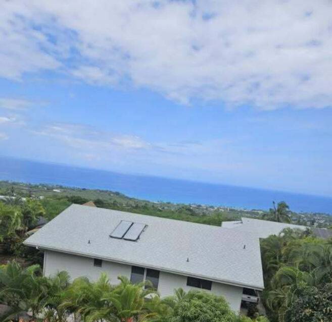 홍준표 전 대구시장이 미국 거주지에서 촬영한 집 앞 전경의 모습. 페이스북 캡처&nbsp;