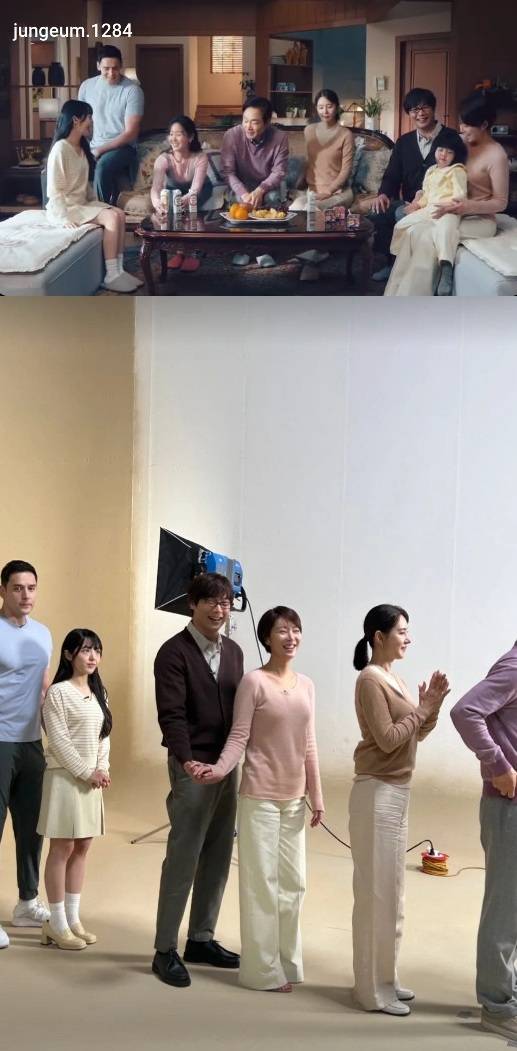 황정음이 ‘지붕뚫고 하이킥’&nbsp;식구들이 15년 만에 뭉친 현장을 공개했다.&nbsp;황정음 인스타그램 캡처