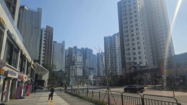 경기 과천시 신축 아파트 단지 모습. 백주연 기자