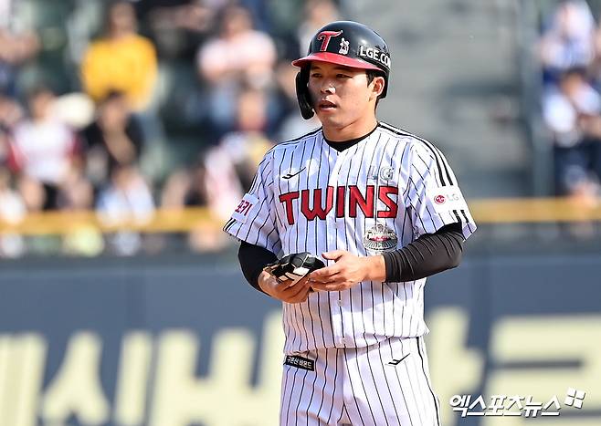 LG 트윈스 문성주가 경기에 출전해 주루를 준비하고 있다. 엑스포츠뉴스 DB