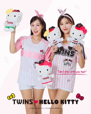 LG는 오는 16일 글로벌 인기 캐릭터 헬로키티와 두 번째 콜라보레이션을 선보여 특별 기획 상품을 출시할 예정이다. LG 트윈스