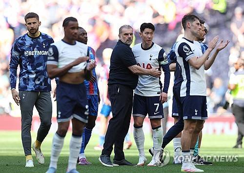 손흥민이 지난 11일(한국시간) 영국 런던에 있는 토트넘 홋스퍼 스타디움에서 열린 토트넘과 크리스탈 팰리스의 2024-2025시즌 프리미어리그 36라운드 홈 경기에 교체 출전했다.&nbsp;연합뉴스
