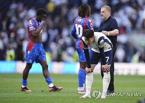 손흥민이 지난 11일(한국시간) 영국 런던에 있는 토트넘 홋스퍼 스타디움에서 열린 토트넘과 크리스탈 팰리스의 2024-2025시즌 프리미어리그 36라운드 홈 경기에 교체 출전했다.&nbsp;연합뉴스