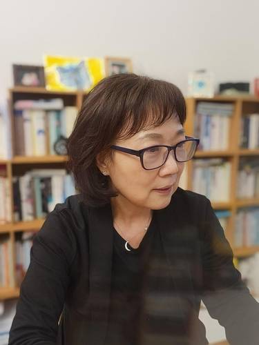 연합뉴스와 인터뷰 중인 권희정 미혼모아카이빙과권익연구소장 [윤근영 기자 촬영]