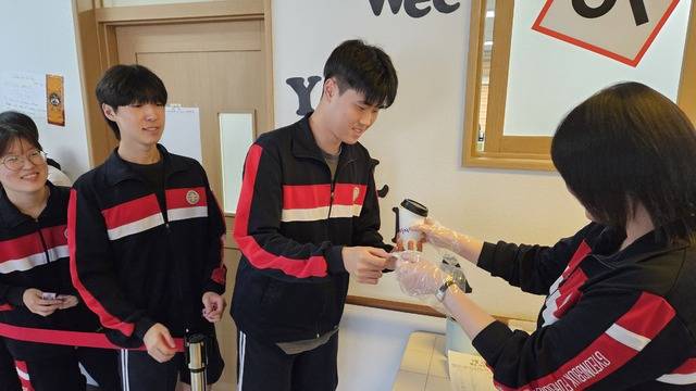 경북외고 사제 힐링카페. 경북외고 제공.