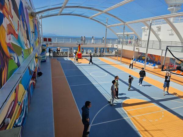 제주 첫 준모항 시대를 연 13만5000톤급 초대형 크루즈선 '아도라 매직시티'호 내부 시설.&nbsp;ⓒ제주의소리