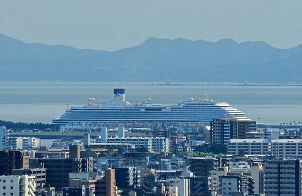 일본 후쿠오카 하카타 항구에 정박한 '아도라 매직시티' 호. ⓒ제주의소리