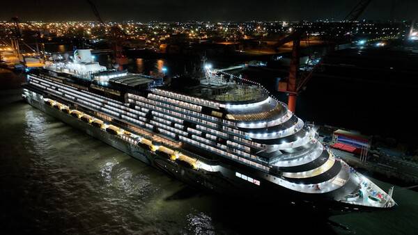 13만5000톤급 초대형 크루즈 '아도라 매직시티' 호. ⓒ제주의소리
