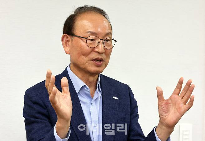 최운열 한국공인회계사회 회장이 최근 서울 서대문구 한국공인회계사회에서 진행된 이데일리와의 인터뷰에서 발언하고 있다. (사진=이데일리 방인권 기자)