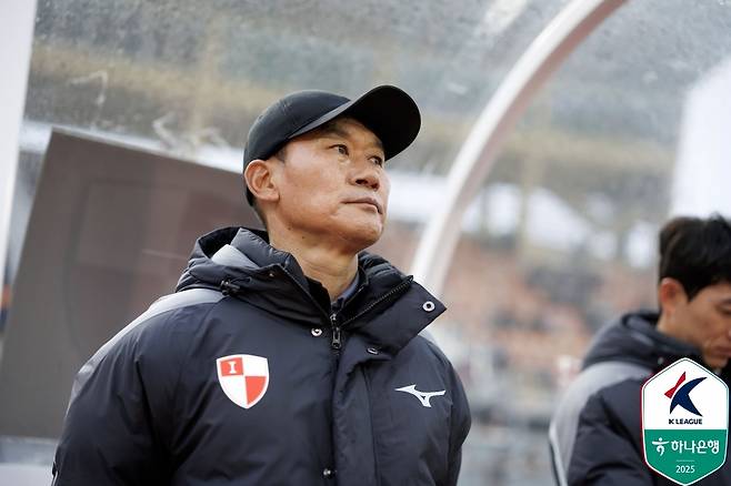 K리그2 부산아이파크를 이끄는 조성환 감독. 현재 부산은 4연승 중이다. (한국프로축구연맹 제공)