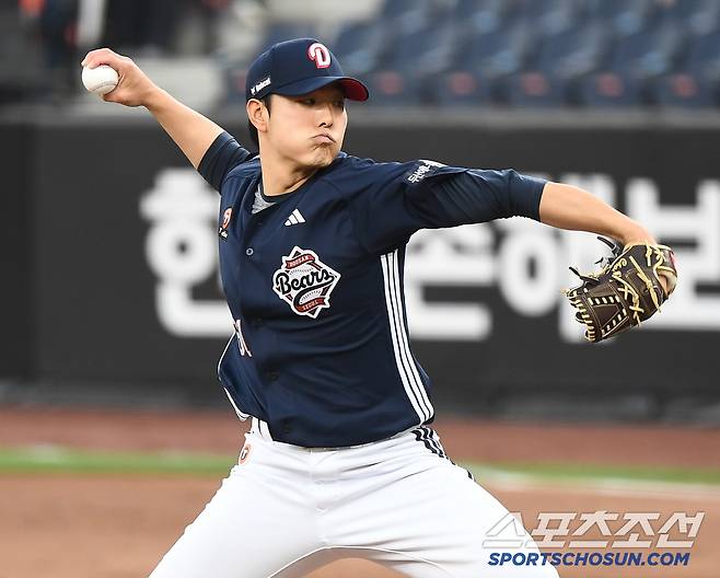 13일 대전 한화생명볼파크에서 열린 두산-한화전. 선발투수 최원준이 투구하고 있다. 대전=정재근 기자 cjg@sportschosun.com/2025..5.13/
