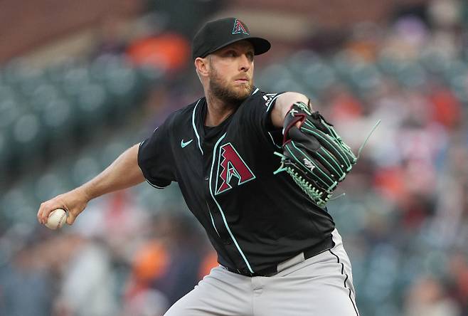 <yonhap photo-3559=""> SAN FRANCISCO, CALIFORNIA - MAY 12: Merrill Kelly #29 of the Arizona Diamondbacks pitches against the San Francisco Giants in the bottom of the first inning at Oracle Park on May 12, 2025 in San Francisco, California. Thearon W. Henderson/Getty Images/AFP (Photo by Thearon W. Henderson / GETTY IMAGES NORTH AMERICA / Getty Images via AFP)/2025-05-13 13:58:06/ <저작권자 ⓒ 1980-2025 ㈜연합뉴스. 무단 전재 재배포 금지, AI 학습 및 활용 금지></yonhap>