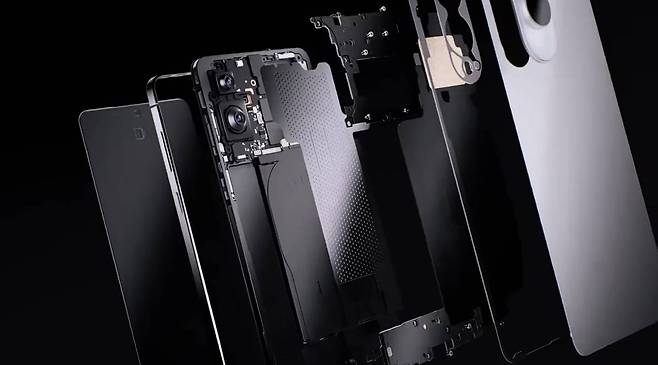 삼성전자가 갤럭시 S25 엣지를 공개했다 / 출처=삼성전자