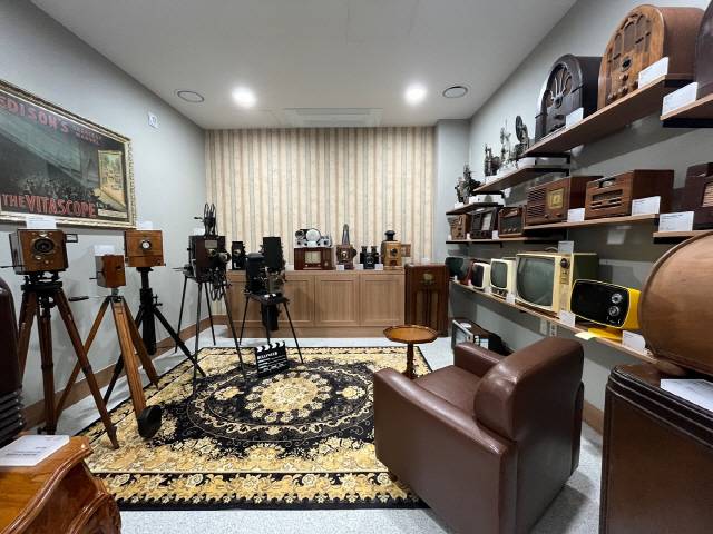 ▲ 춘천문화재단 기획전시 ‘에디슨 생활의 발명: 도시의 밤, 소리의 여명’ 전시전경.