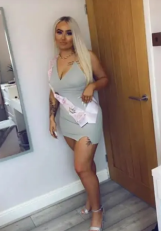 ‘웃음가스’를 흡입한 뒤 사망한 키라 부스의 사진. [사진출처 = SNS 갈무리]