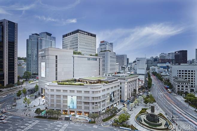 신세계백화점 본점 전경. /사진=뉴스1(신세계백화점 제공)