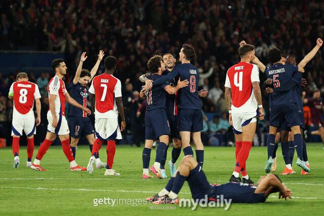 아스널은 파리 생제르맹에 막혀 챔피언스 리그 결승진출이 좌절됐다./게티이미지코리아