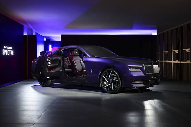 롤스로이스모터카 블랙 배지 스펙터 [롤스로이스모터카 제공]