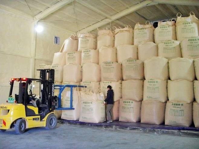 [정읍=뉴시스] 공공비축미가 적치돼 있는 정읍의 한 정부양곡 보관창고. *재판매 및 DB 금지