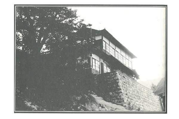 일제 강점기 백암온천 사진. 백암온천의 우수성을 알아본 일본인들이 세웠다.