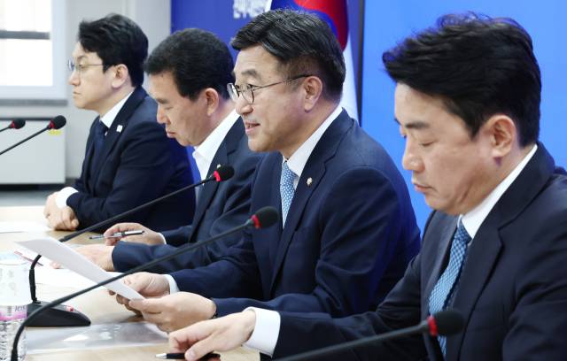 윤호중 더불어민주당 총괄본부장. 뉴스1