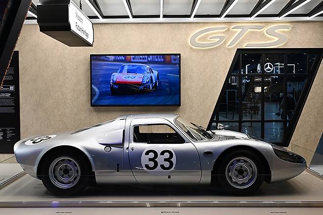 2025 서울모빌리티쇼에 참여한 포르쉐는 '여전한 진심'을 드러냈다. 사진: 김학수 기자