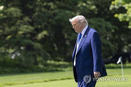 중동 방문위해 백악관 떠나는 트럼프 미국 대통령 [워싱턴 UPI=연합뉴스 재판매 및 DB금지]