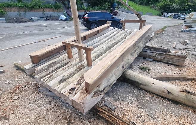 건조된 떼배 태하호. /울릉도독도해양연구기지