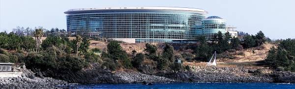 15일 제주 APEC 통상장관회의가 열리는 서귀포시 중문관광단지 제주국제컨벤션센터 전경.