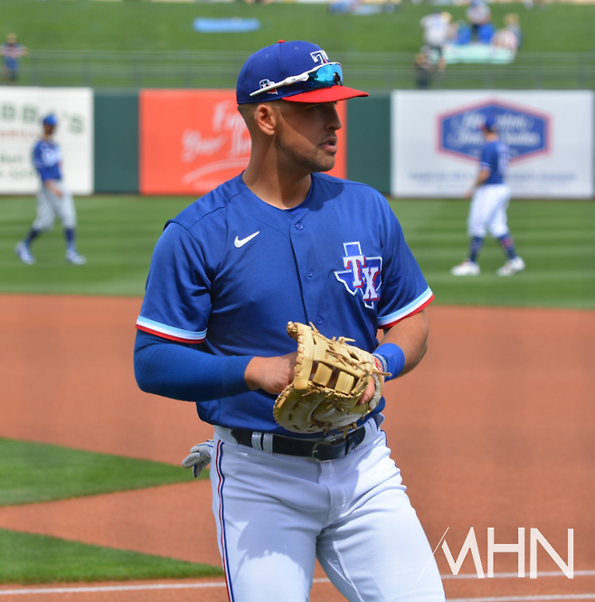 (텍사스 1루수였던 네이트 로우. 올 시즌을 앞두고 워싱턴으로 트레이드 됐다)