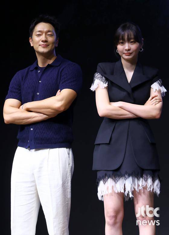 14일 오전 서울 JW 메리어트 동대문 스퀘어에서 디즈니+ '나인 퍼즐' 제작발표회가 열렸다. 윤종빈 감독과 배우 김다미, 손석구, 김성균, 현봉식이 참석했다. 박세완 엔터뉴스팀 기자 park.sewan@jtbc.co.kr