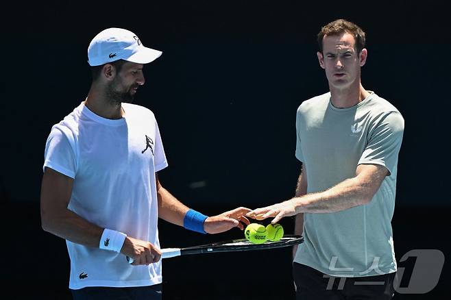 노박 조코비치(왼쪽)와 앤디 머리(오른쪽). ⓒ AFP=뉴스1