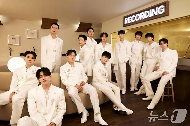 데뷔 10주년 맞은 세븐틴(에어비앤비 제공)