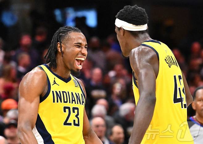 NBA 인디애나가 클리블랜드를 꺾고 동부 파이널에 진출했다. ⓒ AFP=뉴스1