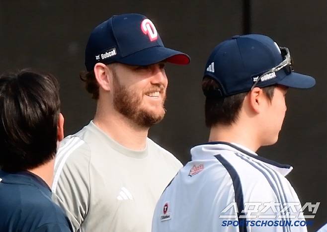 13일 대전 한화생명볼파크에서 열린 두산-한화전. 콜어빈이 회복 훈련을 하고 있다. 대전=정재근 기자 cjg@sportschosun.com/2025..5.13/