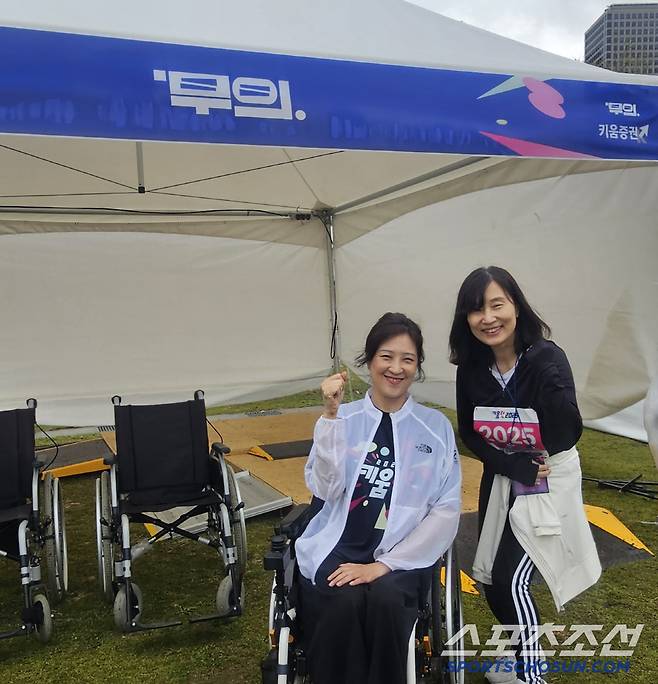 키움런 마라톤에  참가한 최보윤 의원과 기획자 홍윤희 무의 이사장