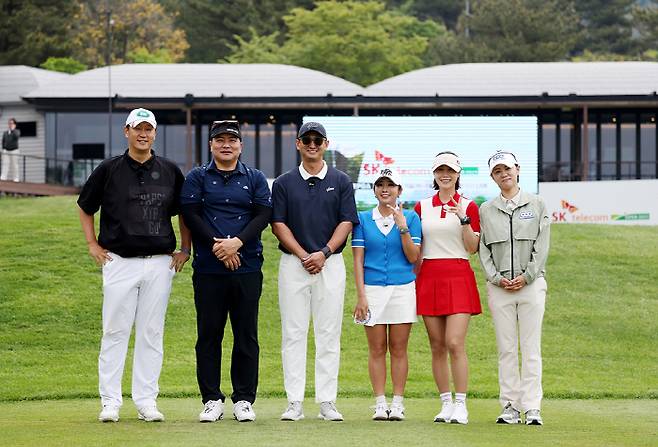 왼쪽부터 이대호 김태균 박용택 이보미 김하늘 최나연. 사진제공=KPGA