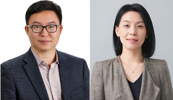 (왼쪽부터)방영석 연세대 교수, 이지은 한양사이버대 교수가 IT서비스 우수연구인상을 수상했다.