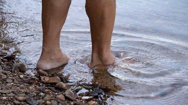 남유럽 주요 관광지에서 물놀이를 통해 감염되는 기생충병이 확산하면서 여행객들의 각별한 주의가 요구된다./사진=게티이미지뱅크