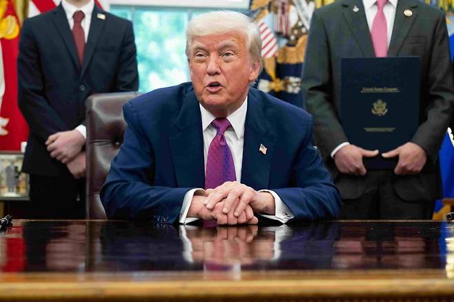 도널드 트럼프 미국 대통령이 9일 미국 백악관에서 가정용 에너지 정책 관련 행정명령에 서명한 뒤 발언을 하고 있다. / 사진=AFP