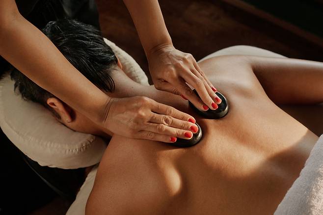 에어비앤비를 통해 제공되는 로스엔젤레스 프리미엄 마사지 <에어비앤비>