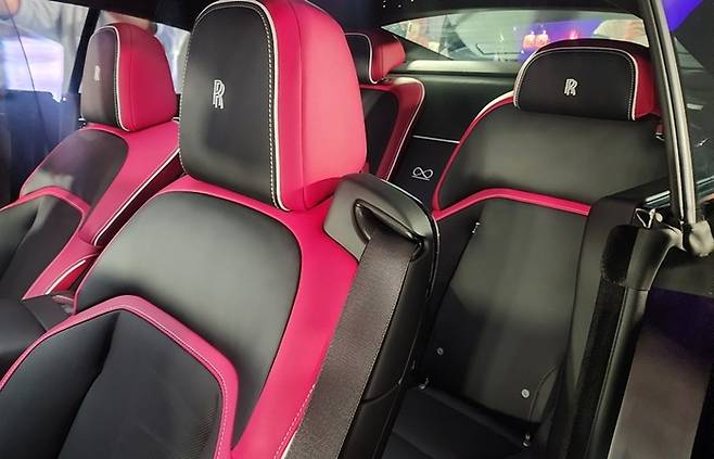 오너드리븐카를 지향한 블랙배지 스펙터 [사진촬영=최기성 매경 디지털뉴스룸 기자]