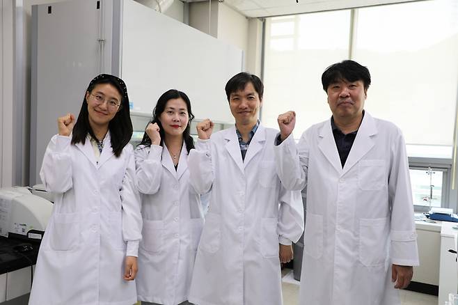 대구경북과학기술원(DGIST) 에너지환경연구부 임상규 박사팀. 왼쪽부터 서혜진 전임연구원, 홍성희 전임연구원, 김영광 전임연구원, 임상규 책임연구원(사진제공-DGIST)